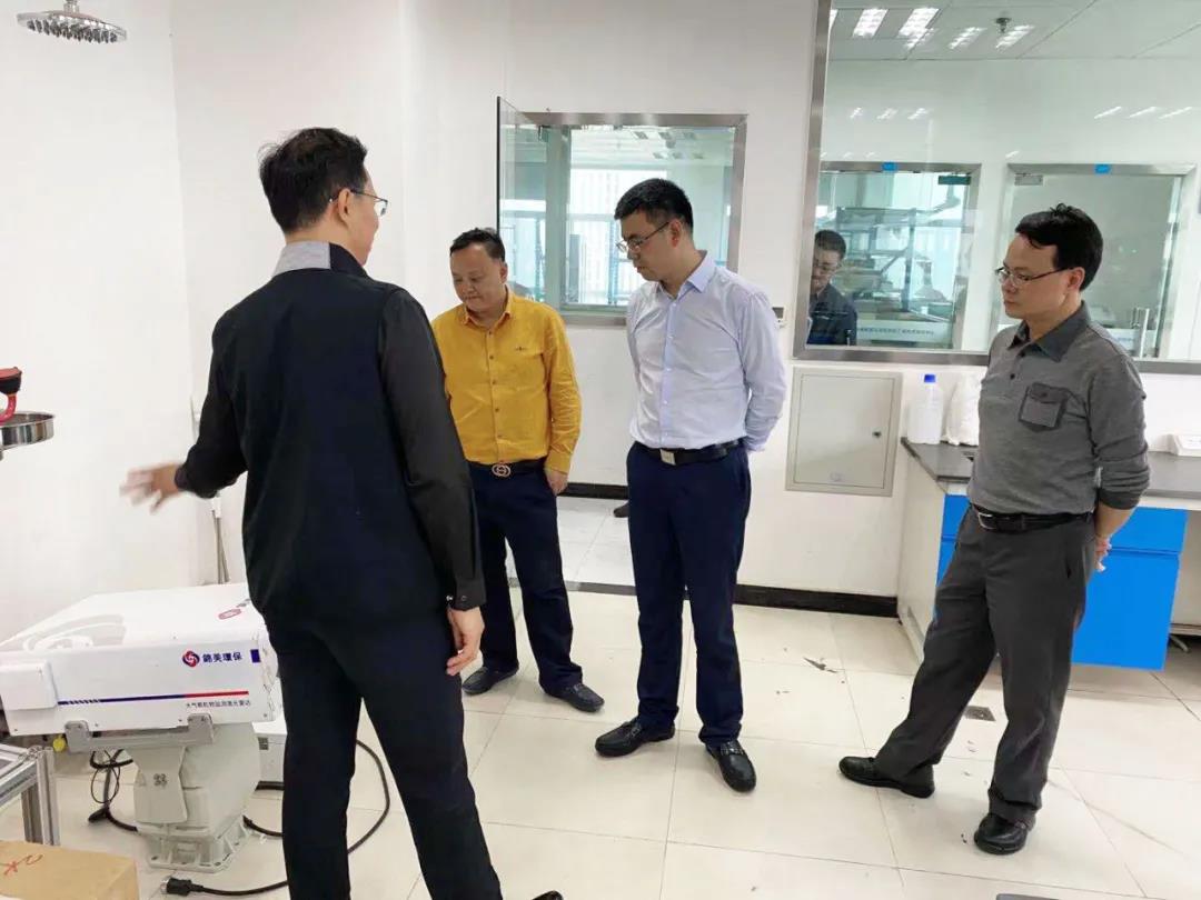 C:\Users\zhaobingbing\Desktop\微信推文\錦美資訊丨成都市錦江區區委常委、宣傳部長邱長寶一行蒞臨公司調研指導\1.jpg